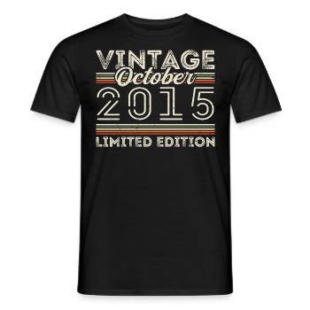 Oktober 2015 Geburtstag October 2015 Birthday Gift - Männer T-Shirt - Schwarz - Vorne - AI Model Male 178 light (178cm)