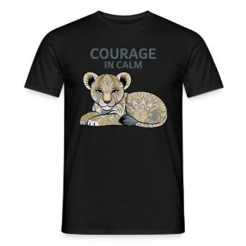 Mut in der Ruhe Löwe – Courage In Calm Design - Männer T-Shirt - Schwarz - Vorne - AI Model Male 178 light (178cm)