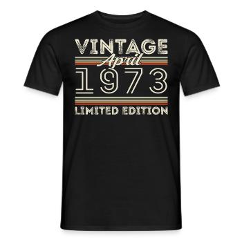 April 1973, Geboren im april 1973 - 52. Geburtstag - Männer T-Shirt - Schwarz - Vorne - AI Model Male 178 light (178cm)