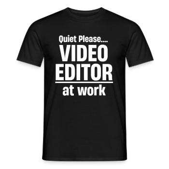 Quiet Please Éditeur vidéo au travail - T-shirt homme - noir - Devant - AI Model Male 178 light (178cm)