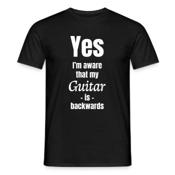 Ja, Ich Bin Mir Bewusst, Dass Meine Gitarre - Männer T-Shirt - Schwarz - Vorne - AI Model Male 178 light (178cm)