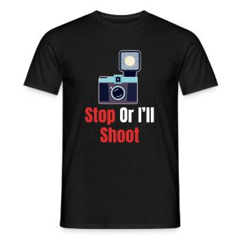 Hör Auf, Sonst Schieße Ich. Lustiger Fotograf, - Männer T-Shirt - Schwarz - Vorne - AI Model Male 178 light (178cm)