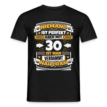 Lustiger Spruch 30. Geburtstag - Männer T-Shirt - Schwarz - Vorne - AI Model Male 178 light (178cm)