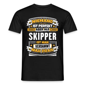 Lustiger Skipper Spruch - Männer T-Shirt - Schwarz - Vorne - AI Model Male 178 light (178cm)
