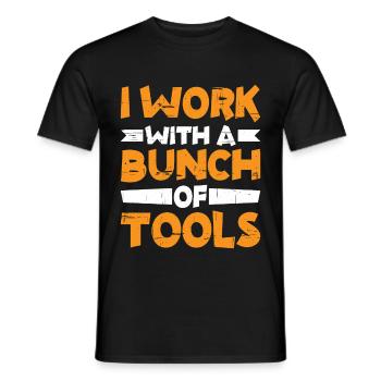 I Work With A Bunch Of Tools 7 - Männer T-Shirt - Schwarz - Vorne - AI Model Male 178 light (178cm)