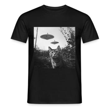Cat Selfie with UFO Weird 50s Photo 2 - Men's T-Shirt - black - Front - AI Model Male 178 light (178cm)