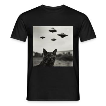 Cat Selfie with UFO Weird 50s Photo 4 - Men's T-Shirt - black - Front - AI Model Male 178 light (178cm)