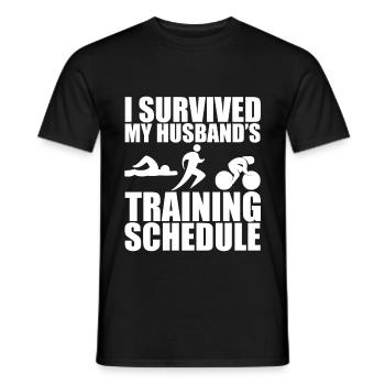 I Survived My Husband's Training Schedule 4 - Männer T-Shirt - Schwarz - Vorne - AI Model Male 178 light (178cm)