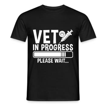 Vet In Progress, Please Wait 2 - Männer T-Shirt - Schwarz - Vorne - AI Model Male 178 light (178cm)