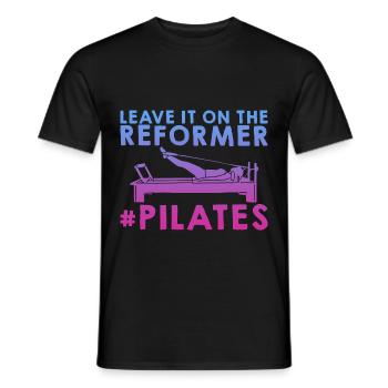 Leave It All On The Reformer #pilates 2 - Männer T-Shirt - Schwarz - Vorne - AI Model Male 178 light (178cm)