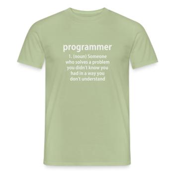 Funny Programmer Definition T-Shirt - Männer T-Shirt - Sage - Vorne - AI Model Male 178 light (178cm)