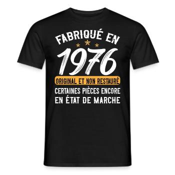 1976 anniversaire année de naissance cadeau humour - T-shirt homme - noir - Devant - AI Model Male 178 light (178cm)