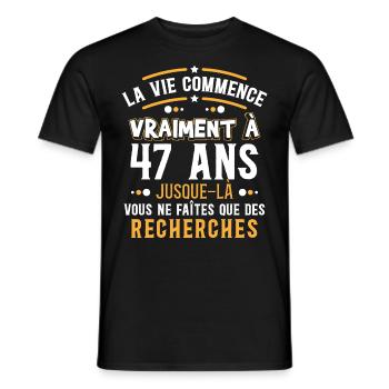 Anniversaire 47 ans, idée cadeau date de naissance - T-shirt homme - noir - Devant - AI Model Male 178 light (178cm)