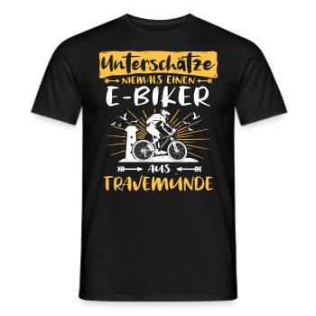Ebike Travemünde Ebiking Travemünder E-Biker - Männer T-Shirt - Schwarz - Vorne - AI Model Male 178 light (178cm)