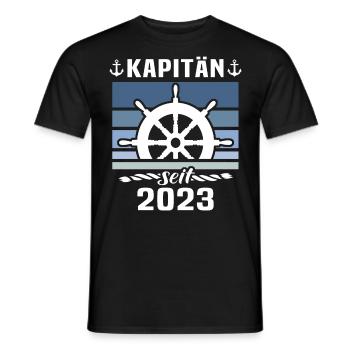 Kapitän 2023 Bootsführerschein Boot - Männer T-Shirt - Schwarz - Vorne - AI Model Male 178 light (178cm)