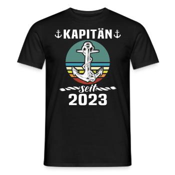Kapitän 2023 Bootsführerschein Boot - Männer T-Shirt - Schwarz - Vorne - AI Model Male 178 light (178cm)