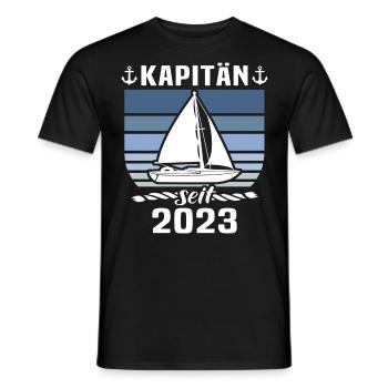 Kapitän 2023 Bootsführerschein Boot - Männer T-Shirt - Schwarz - Vorne - AI Model Male 178 light (178cm)