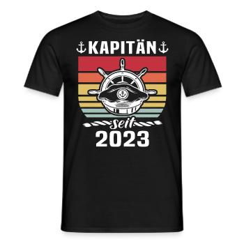 Kapitän Boot Bootsführerschein 2023 - Männer T-Shirt - Schwarz - Vorne - AI Model Male 178 light (178cm)