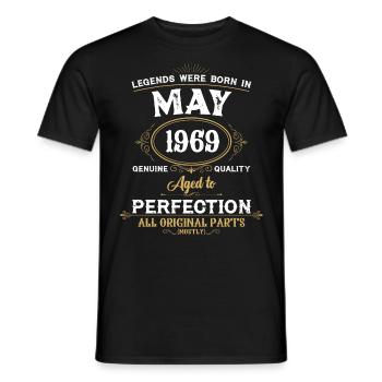 Les légendes sont nées en mai 1956 - T-shirt homme - noir - Devant - AI Model Male 178 light (178cm)