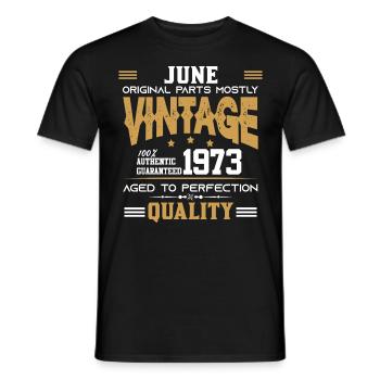 Millésime vieilli à la perfection juin 1973 - T-shirt homme - noir - Devant - AI Model Male 178 light (178cm)
