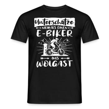 Wolgast Ebike Wolgaster Ebiker - Männer T-Shirt - Schwarz - Vorne - AI Model Male 178 light (178cm)