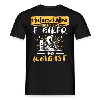 Ebike Wolgast Ebiking Wolgaster E-Biker - Männer T-Shirt - Schwarz - Vorne - AI Model Male 178 light (178cm)