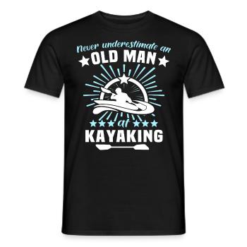 Kayaking Mann Unterschätze Kayakfahrer - Männer T-Shirt - Schwarz - Vorne - AI Model Male 178 light (178cm)