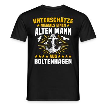 Boltenhagen Unterschätze Boltenhagener Mann - Männer T-Shirt - Schwarz - Vorne - AI Model Male 178 light (178cm)