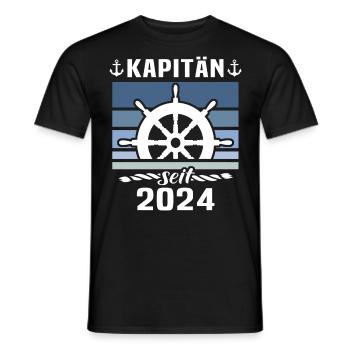 Kapitän 2024 Bootsführerschein - Männer T-Shirt - Schwarz - Vorne - AI Model Male 178 light (178cm)