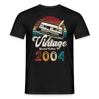 Vintage 2004 Geburtstag Kassette Bleistift - Männer T-Shirt - Schwarz - Vorne - AI Model Male 178 light (178cm)
