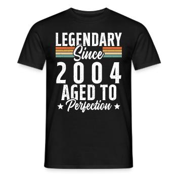 Legendär seit 2004 - Männer T-Shirt - Schwarz - Vorne - AI Model Male 178 light (178cm)
