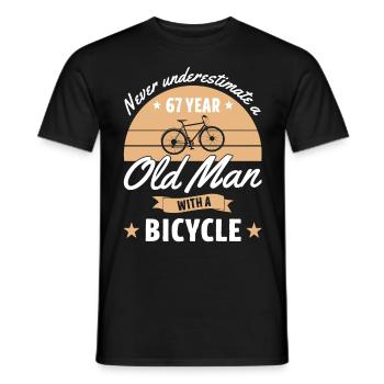 Never underestimate a 67 year old man with bicycle - Männer T-Shirt - Schwarz - Vorne - AI Model Male 178 light (178cm)