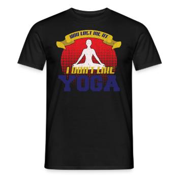 Yoga lustig - Männer T-Shirt - Schwarz - Vorne - AI Model Male 178 light (178cm)
