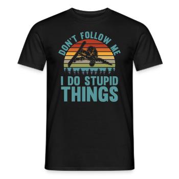 Folge Mir Nicht, Ich Mache Dumme Sachen Für - Männer T-Shirt - Schwarz - Vorne - AI Model Male 178 light (178cm)