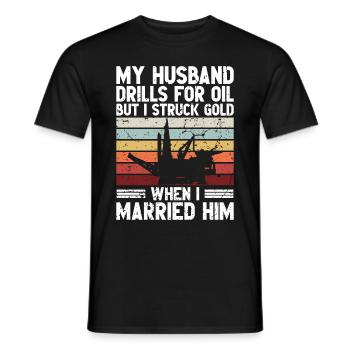 Ölfeldarbeiter Rig Roughneck Ölfeldfrau - Männer T-Shirt - Schwarz - Vorne - AI Model Male 178 light (178cm)