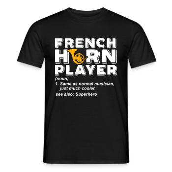 Französischer Horn -Spieler Hornist Messing Musik - Männer T-Shirt - Schwarz - Vorne - AI Model Male 178 light (178cm)