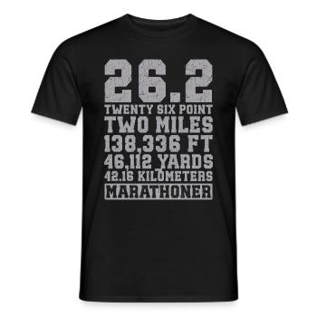 26. 2 Marathonläufer Lustiger Marathon Zitat - Männer T-Shirt - Schwarz - Vorne - AI Model Male 178 light (178cm)