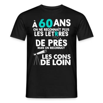 Anniversaire 60 Ans Retraité Homme Femme - T-shirt homme - noir - Devant - AI Model Male 178 light (178cm)