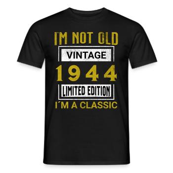 Birthday 81 years old I'm not old I ́m classic - Men's T-Shirt - black - Front - AI Model Male 178 light (178cm)