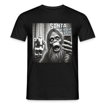 Bigfoot & Santa really exists Selfie Christmas - Männer T-Shirt - Schwarz - Vorne - AI Model Male 178 light (178cm)