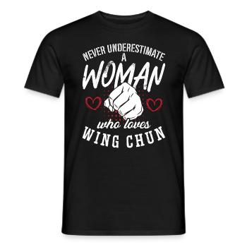 Le Wing Chun ne sous-estime jamais une combattante - T-shirt homme - noir - Devant - AI Model Male 178 light (178cm)