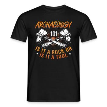 Archéologie 101 Est-ce que c’est un archéologue fouilleur de fossiles - T-shirt homme - noir - Devant - AI Model Male 178 light (178cm)