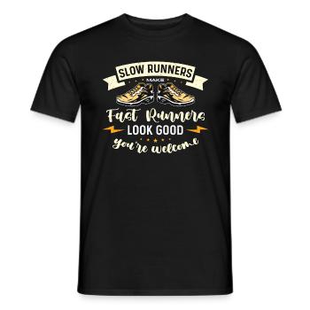 Les coureurs lents du semi-marathon s’entraînent en course 13.1 - T-shirt homme - noir - Devant - AI Model Male 178 light (178cm)