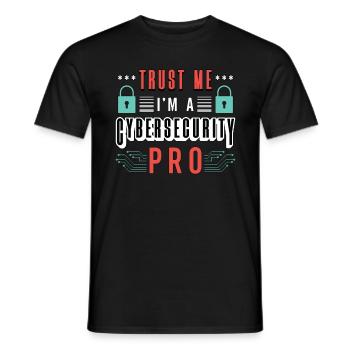 Cybersecurity Trust Me I'm A Network Engineer - Männer T-Shirt - Schwarz - Vorne - AI Model Male 178 light (178cm)