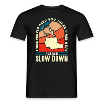 Tondeuse Ces gens vous nourrissent trois tracteurs à gazon - T-shirt homme - noir - Devant - AI Model Male 178 light (178cm)