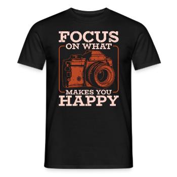 Photographer Focus On What Makes You Happy Camera - Männer T-Shirt - Schwarz - Vorne - AI Model Male 178 light (178cm)