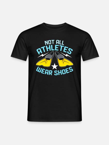 Swimmer Not All Athletes Wear Shoes Triathlon - Männer T-Shirt - Schwarz