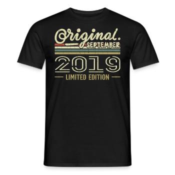 September 2019 Geburtstagsgeschenk September 2019 - Männer T-Shirt - Schwarz - Vorne - AI Model Male 178 light (178cm)