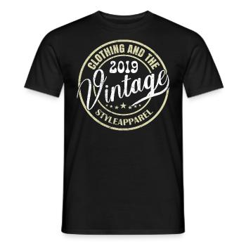 Jahrgang 2019 Retro 2019 Geburtstagsgeschenk 2019 - Männer T-Shirt - Schwarz - Vorne - AI Model Male 178 light (178cm)