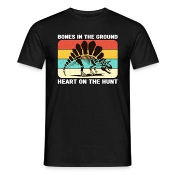 Fossil Hunter Bones In The Ground Paleontologist - Männer T-Shirt - Schwarz - Vorne - AI Model Male 178 light (178cm)